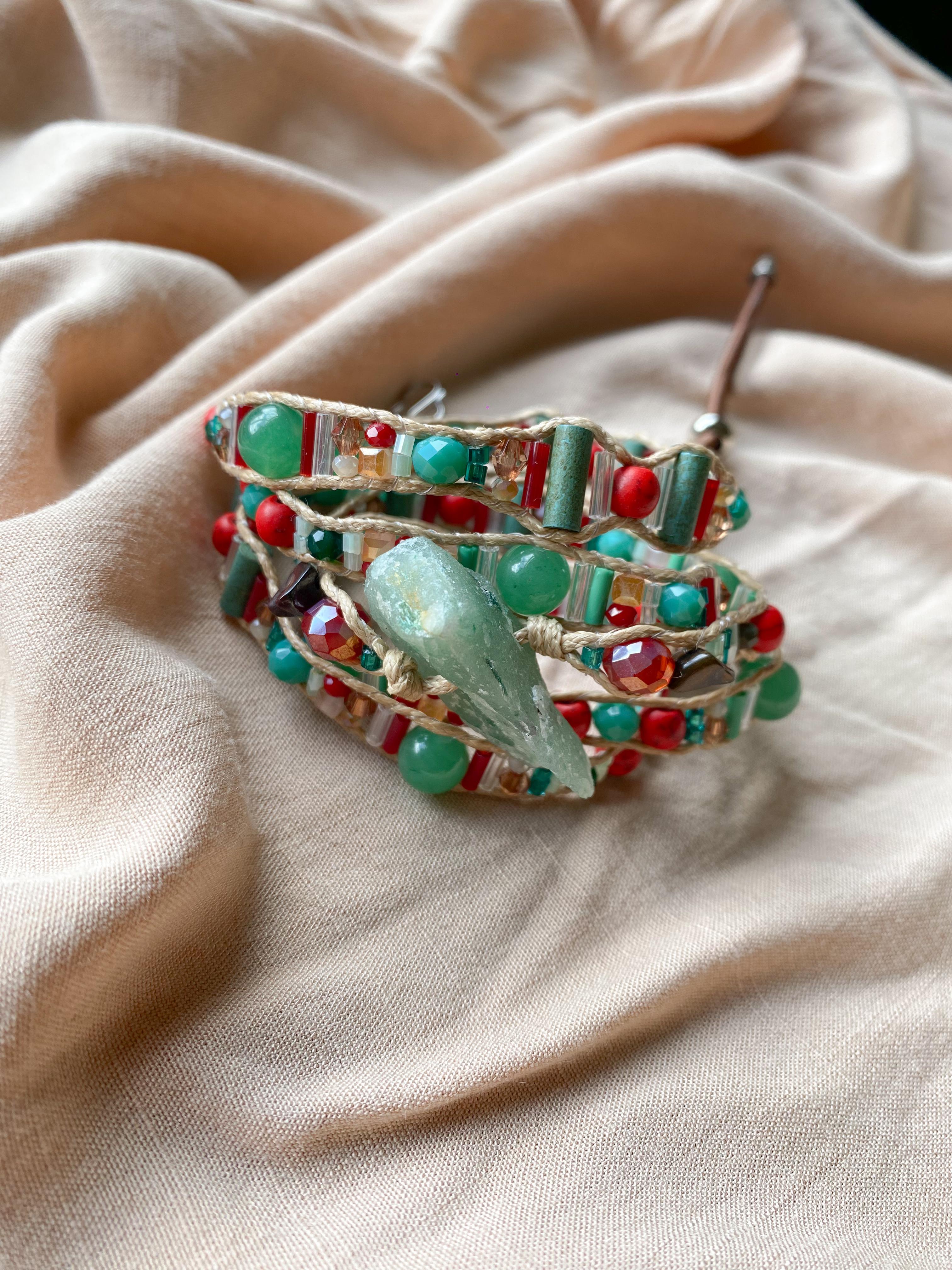 Pulseira 5 voltas | Quartzo Verde + Howlitas